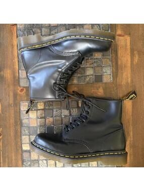 Dr. Martens 1460 Original Black Smooth Leather Combat Boots Size 8 🖤